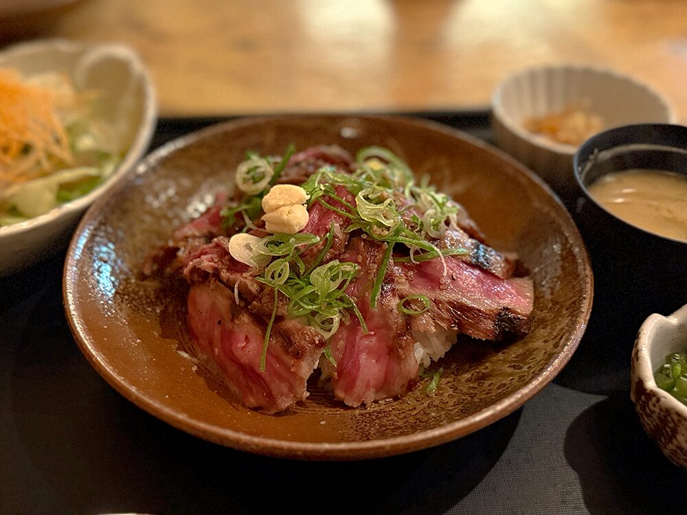 はふう　はふうステーキ丼 特選牛