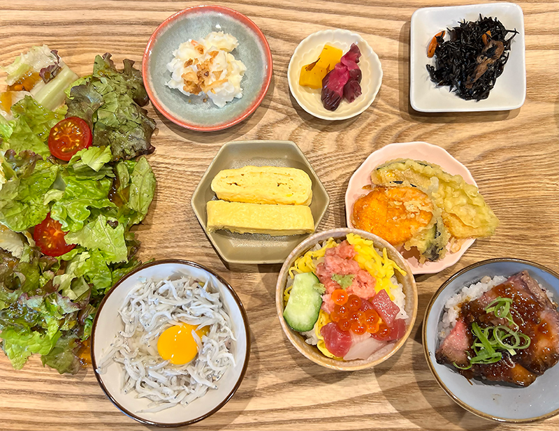 理 KOTOWARI　本日の気まぐれ3種丼プレート