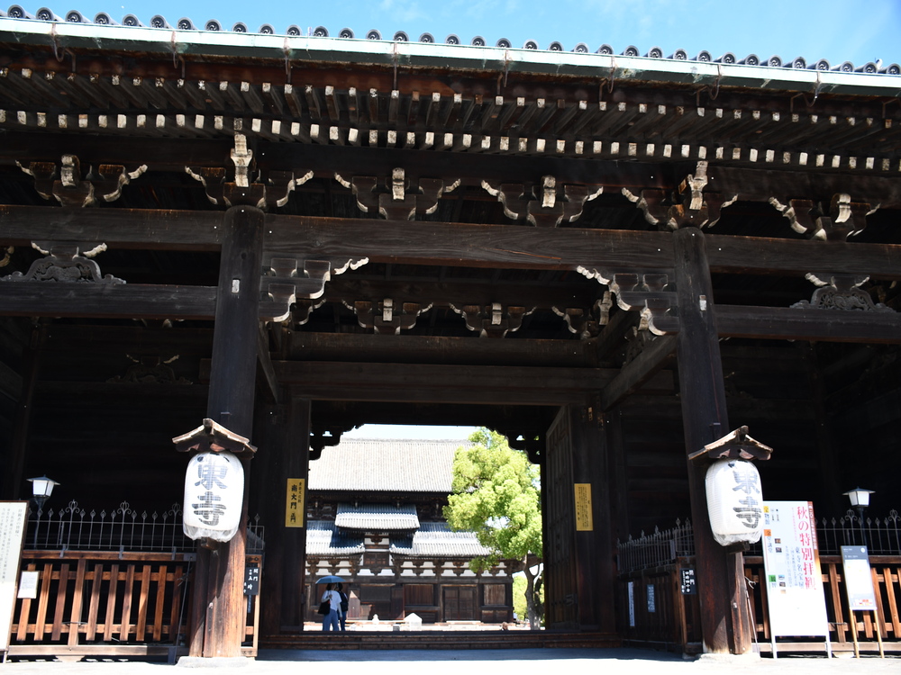 東寺 南大門