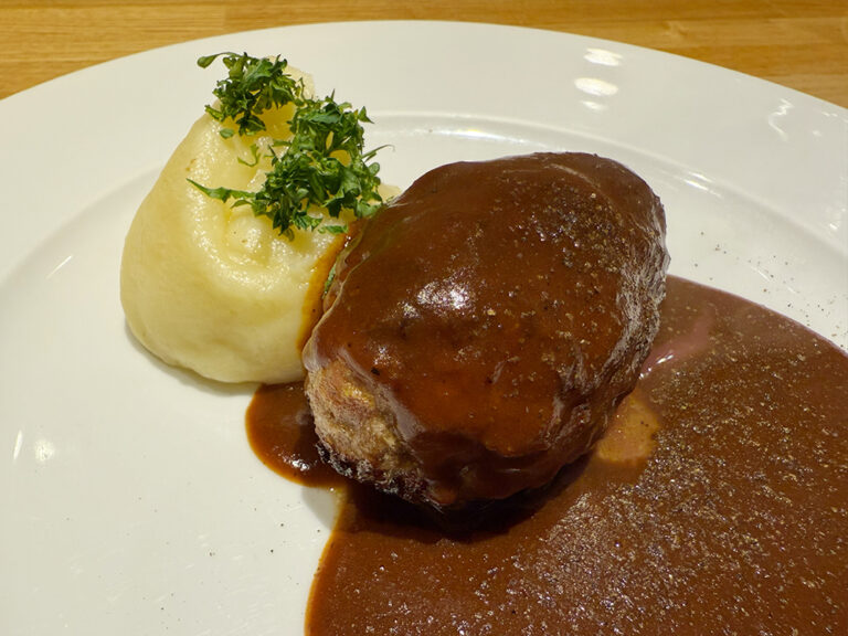 洋食 おがた　洋食おがた特製ハンバーグ
