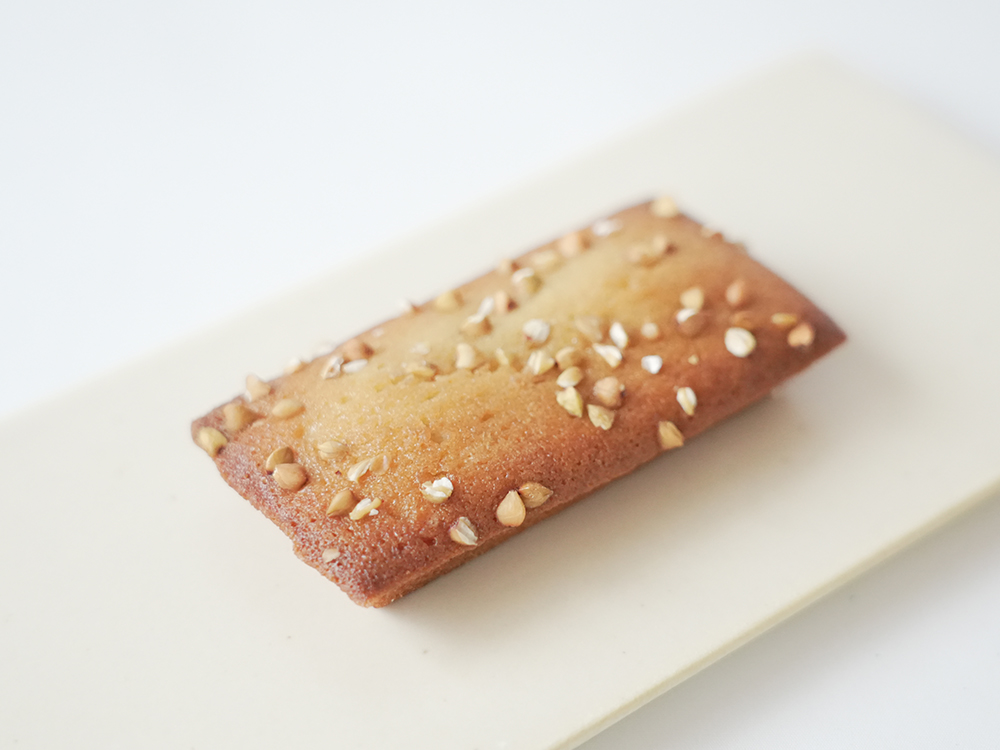 茶寮鉄心「そば粉と和三盆のフィナンシェ」