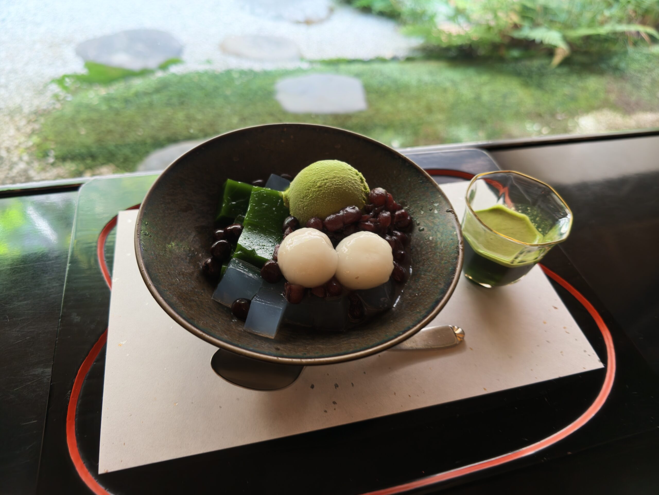 鶴屋吉信
